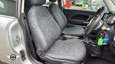 Lot 800 - 2006 MINI MINI ONE