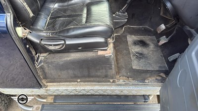 Lot 300 - 2003 LAND ROVER DEFENDER 90 TDS