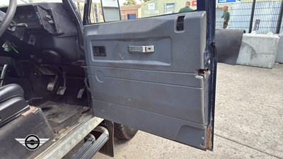 Lot 300 - 2003 LAND ROVER DEFENDER 90 TDS