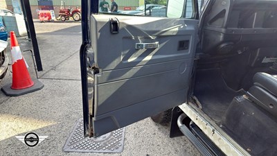 Lot 300 - 2003 LAND ROVER DEFENDER 90 TDS