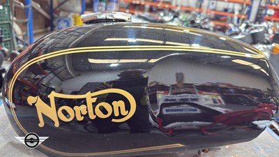 Lot 16 - 1977 NORTON