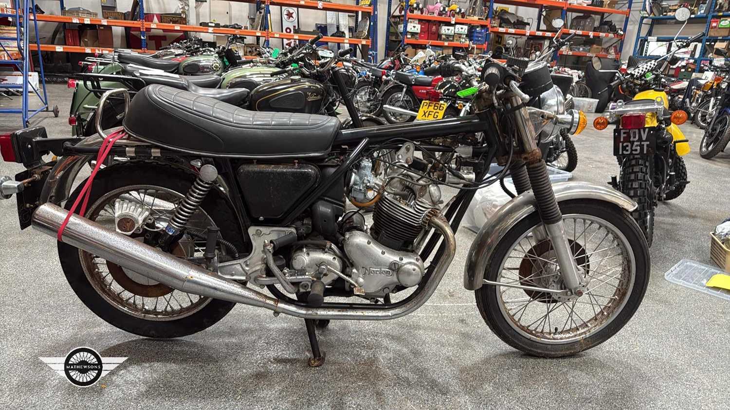 Lot 16 - 1977 NORTON