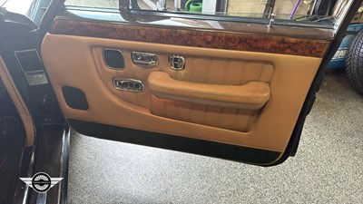 Lot 30 - 1995 BENTLEY TURBO R AUTO