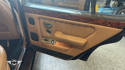 Lot 30 - 1995 BENTLEY TURBO R AUTO