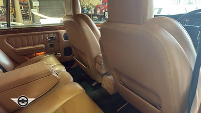 Lot 30 - 1995 BENTLEY TURBO R AUTO