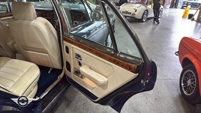Lot 34 - 1990 BENTLEY