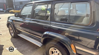 Lot 64 - 1996 TOYOTA LANDCRUISER VX AUTO