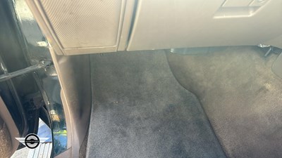 Lot 64 - 1996 TOYOTA LANDCRUISER VX AUTO