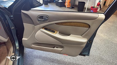 Lot 188 - 1999 JAGUAR S-TYPE V6 AUTO