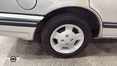 Lot 76 - 1993 FORD SIERRA AZURA