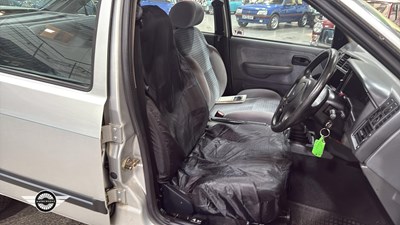 Lot 76 - 1993 FORD SIERRA AZURA