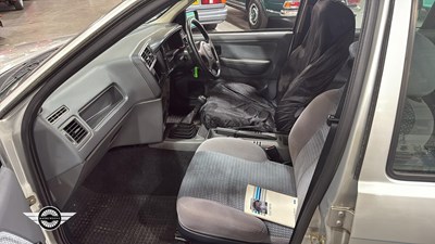 Lot 76 - 1993 FORD SIERRA AZURA