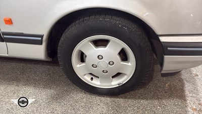 Lot 76 - 1993 FORD SIERRA AZURA