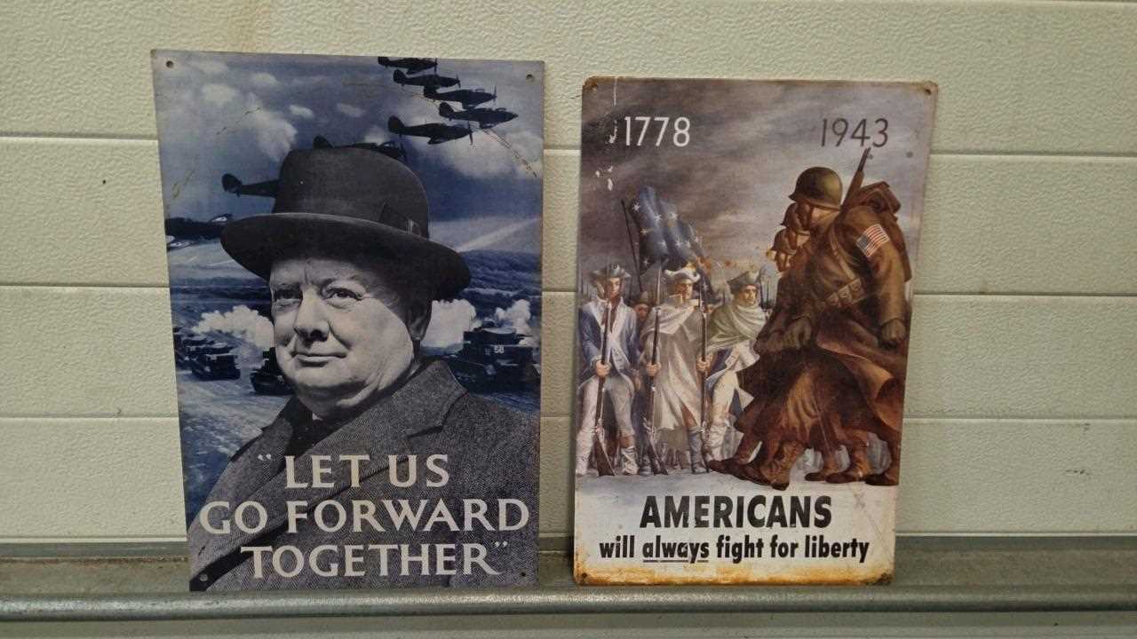 Ww2 Sign Display Lot 711 - WW2 REPRODUCTION SIGNS