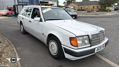 Lot 22 - 1991 MERCEDES 200TE