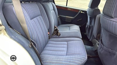 Lot 878 - 1991 MERCEDES 200TE