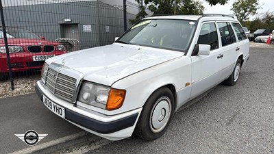Lot 878 - 1991 MERCEDES 200TE