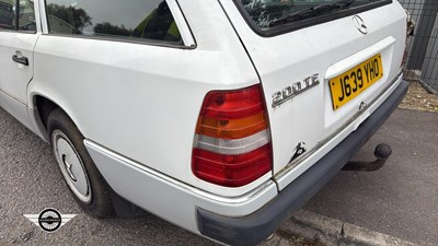 Lot 878 - 1991 MERCEDES 200TE