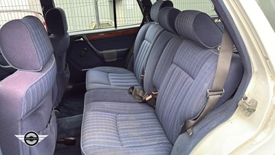 Lot 878 - 1991 MERCEDES 200TE