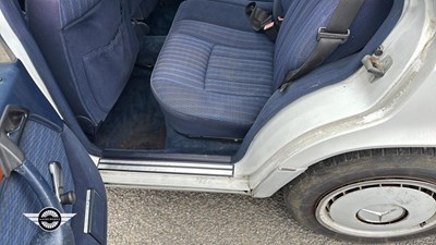 Lot 878 - 1991 MERCEDES 200TE