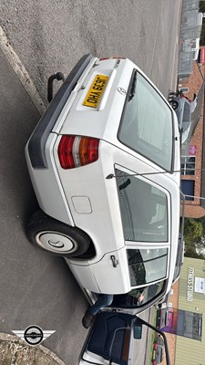 Lot 878 - 1991 MERCEDES 200TE