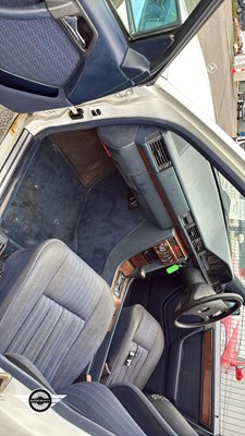 Lot 878 - 1991 MERCEDES 200TE