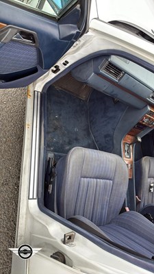 Lot 878 - 1991 MERCEDES 200TE