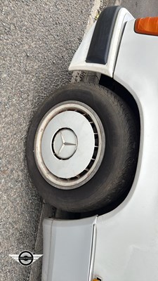 Lot 878 - 1991 MERCEDES 200TE