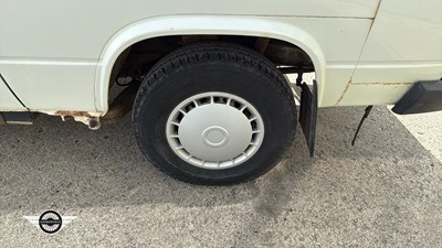 Lot 156 - 1985 VOLKSWAGEN CARAVELLE 78PS