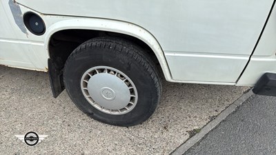 Lot 156 - 1985 VOLKSWAGEN CARAVELLE 78PS