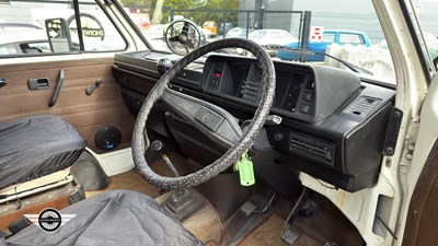 Lot 156 - 1985 VOLKSWAGEN CARAVELLE 78PS