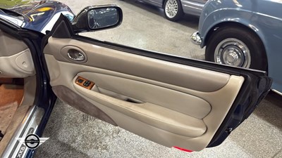 Lot 118 - 1996 JAGUAR XK8 CONVERTIBLE AUTO
