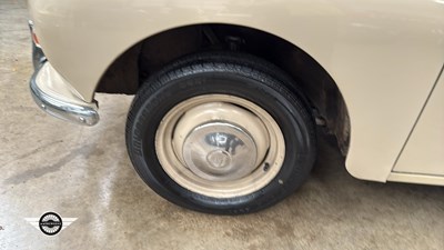 Lot 126 - 1971 MORRIS MINOR TRAVELLER