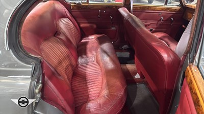 Lot 132 - 1966 JAGUAR S TYPE
