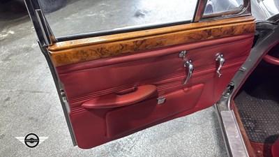 Lot 132 - 1966 JAGUAR S TYPE