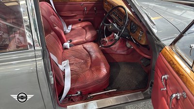 Lot 132 - 1966 JAGUAR S TYPE