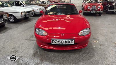 Lot 120 - 1998 MAZDA MX-5