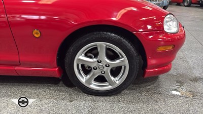 Lot 120 - 1998 MAZDA MX-5