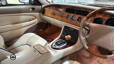 Lot 172 - 1998 JAGUAR XKR AUTO