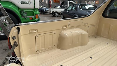 Lot 214 - 1994 SUBARU 284 4WD PICK UP