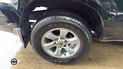Lot 362 - 2005 TOYOTA LANDCRUISER LC4 D-4D AUTO