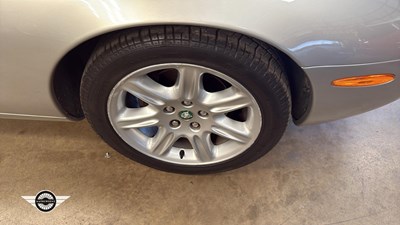 Lot 224 - 1998 JAGUAR XK8 CONVERTIBLE AUTO