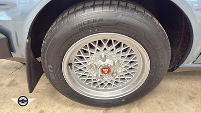 Lot 280 - 1985 ROVER 3500 VANDEN PLAS EFI AUTO