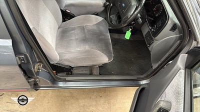 Lot 282 - 1988 FORD ORION GHIA I