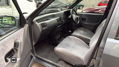 Lot 282 - 1988 FORD ORION GHIA I