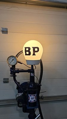 Lot 43 - VINTAGE STYLE BP PUMP WITH LIGHT