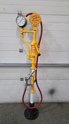 Lot 615 - VINTAGE STYLE SHELL PUMP