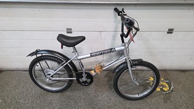 Lot 324 - 1982 RALEIGH GRIFTER SILVER