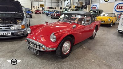 Lot 830 - 1961 DAIMLER SP 250