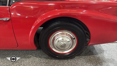 Lot 830 - 1961 DAIMLER SP 250